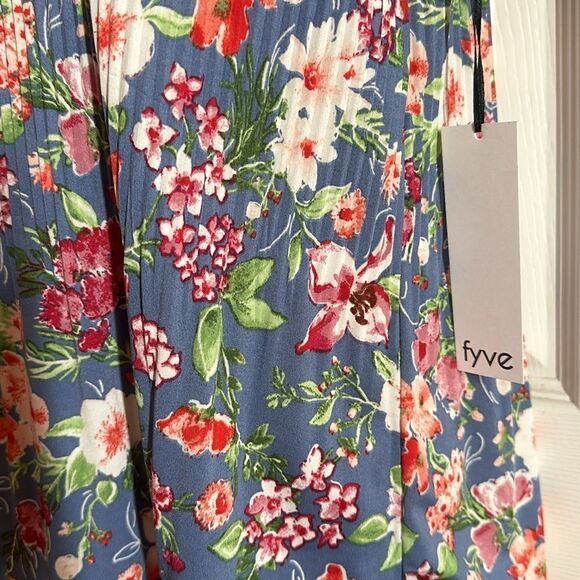 Fyve Floral Silky Blue Top Blouse Shirt Boho Ribbed Design Small S NWT - Picture 3 of 6